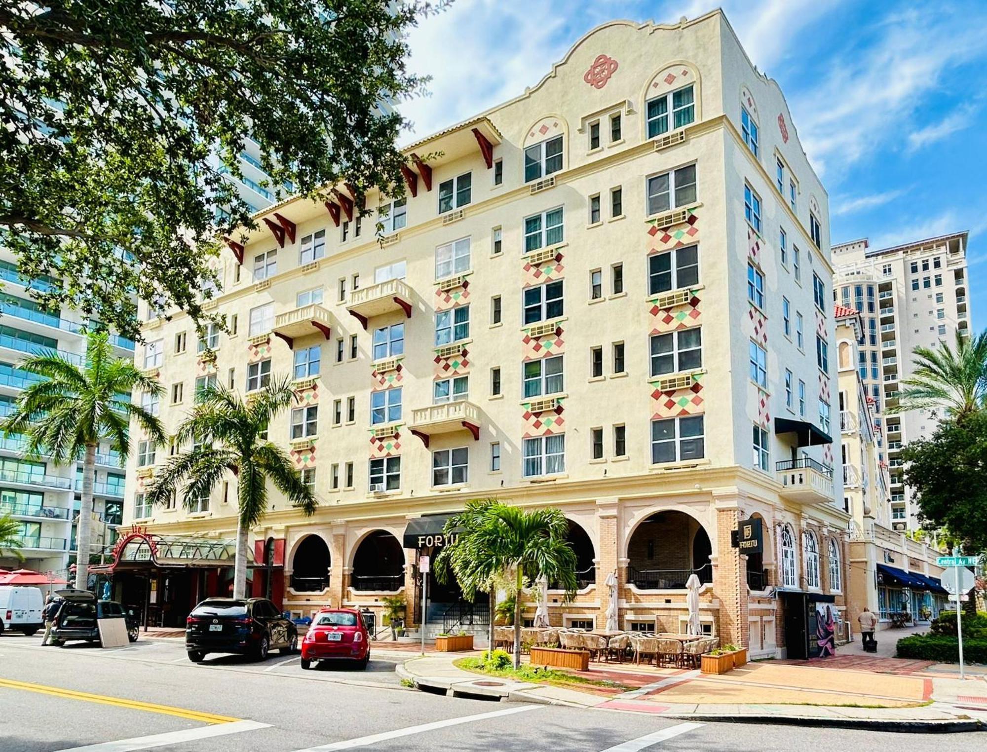 Ponce De Leon Hotel St. Petersburg Exterior photo